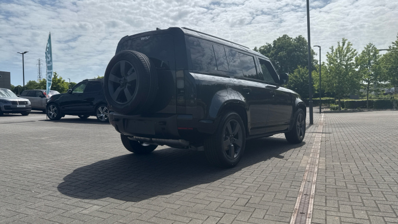 Land Rover Defender 3.0 D250 X-Dynamic SE 110 5dr Auto Diesel Estate